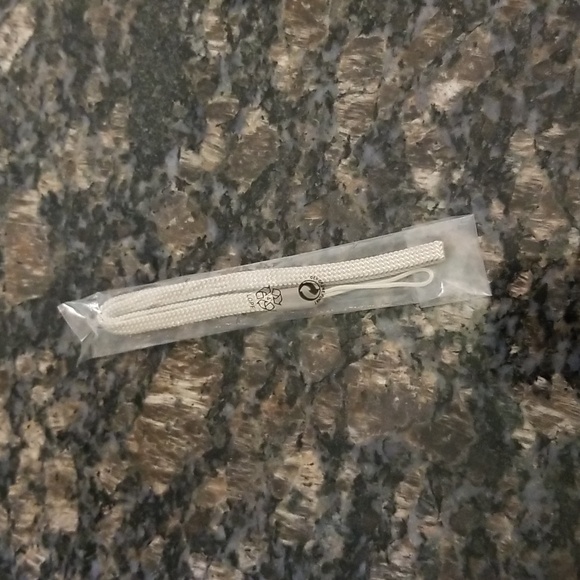 Fujifilm FinePix J10 Digital Camera - Picture 10 of 15